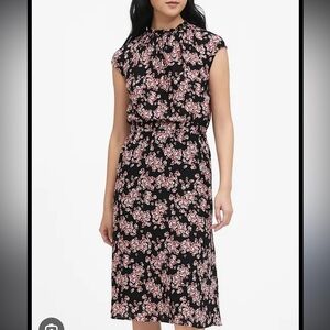 Banana republic size 6 dress. Below knee length